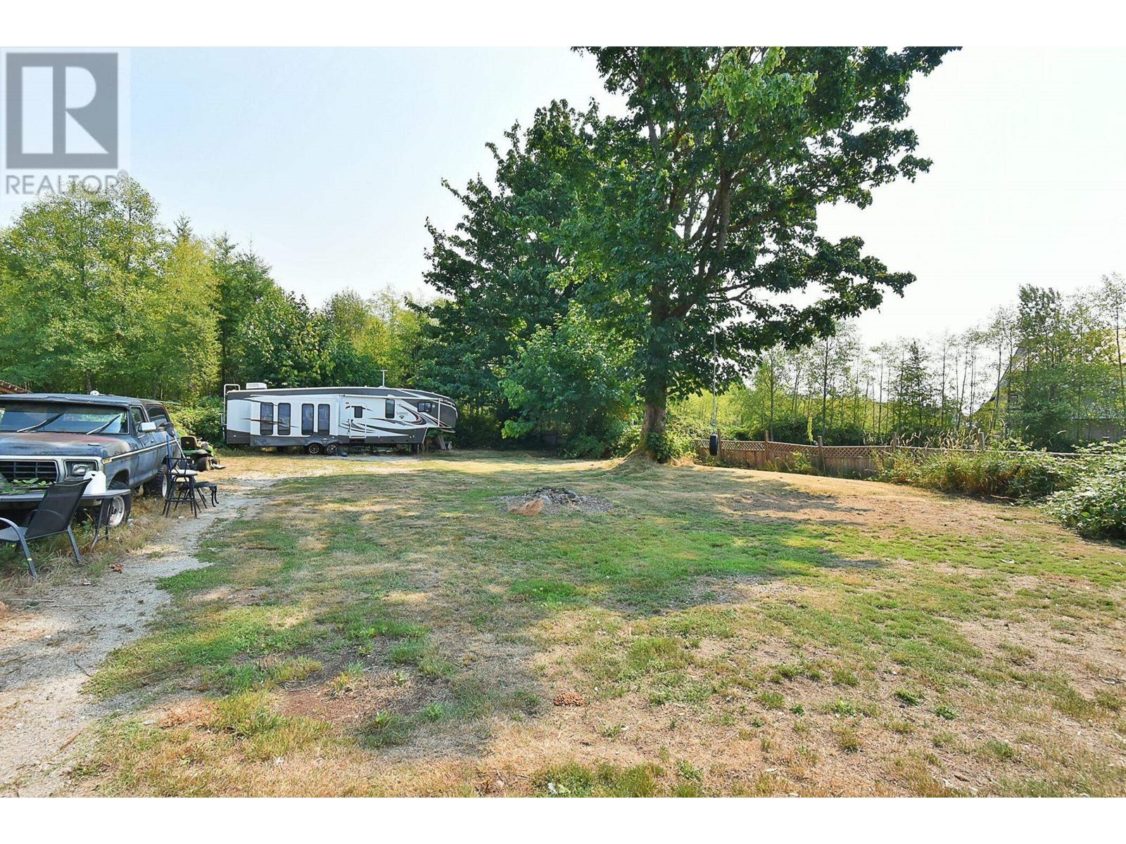 5724 Nickerson Road, Sechelt, British Columbia  V7Z 0M4 - Photo 2 - R2809549