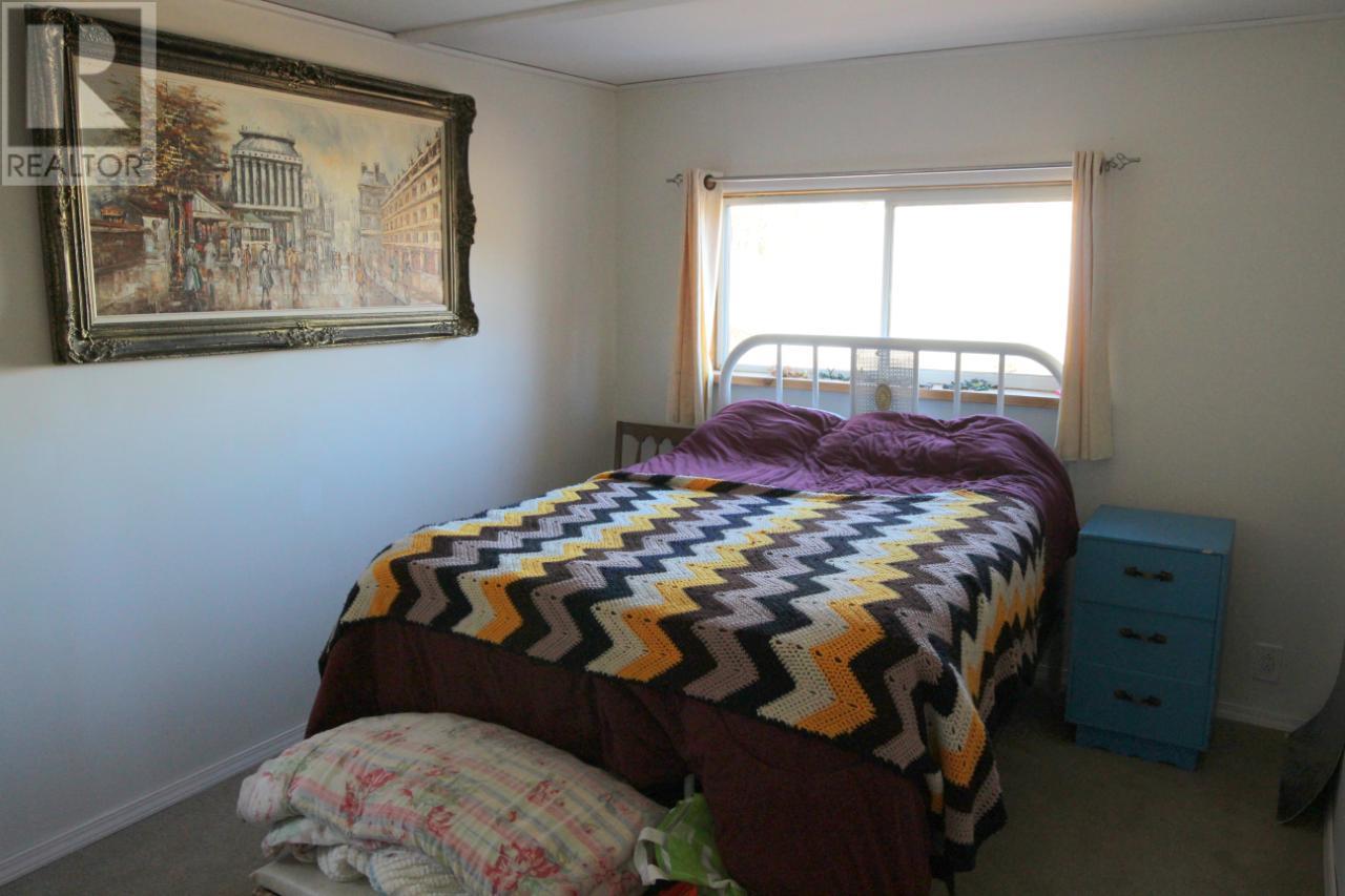 2605 Yellowhead Hwy, Little Fort, British Columbia   - Photo 12 - 177430