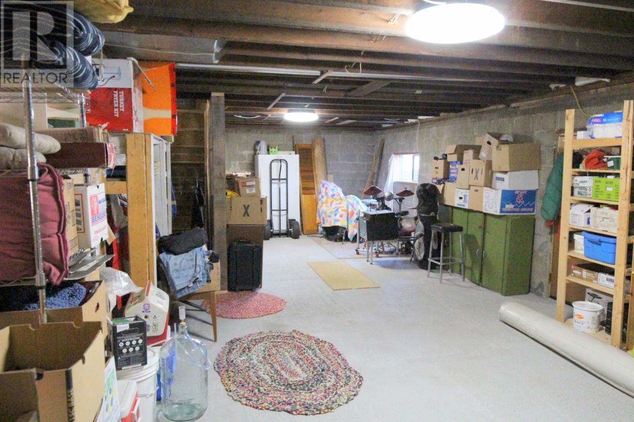 2605 Yellowhead Hwy, Little Fort, British Columbia   - Photo 17 - 177430