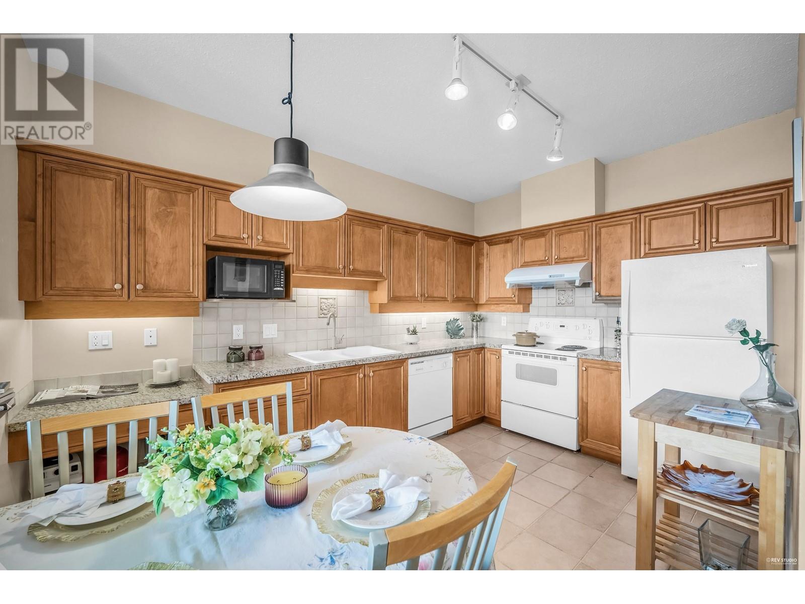 1507 5639 Hampton Place, Vancouver, British Columbia  V6T 2H6 - Photo 10 - R2863188
