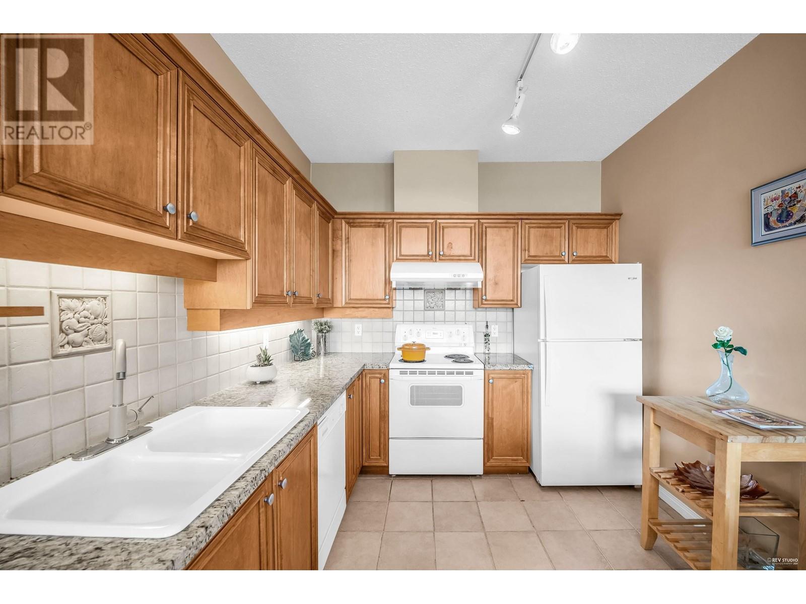 1507 5639 Hampton Place, Vancouver, British Columbia  V6T 2H6 - Photo 13 - R2863188