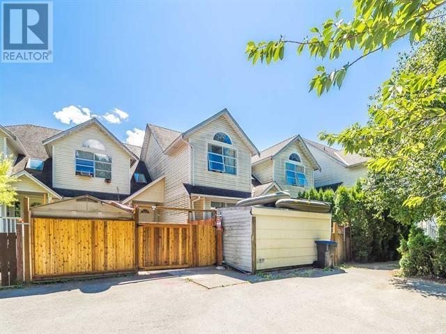 3 38468 Wilson Crescent, Squamish, British Columbia  V8B 0C2 - Photo 2 - R2863206