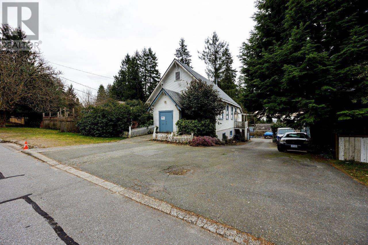 131 E Kings Road, North Vancouver, British Columbia  V7N 1H4 - Photo 12 - R2863252
