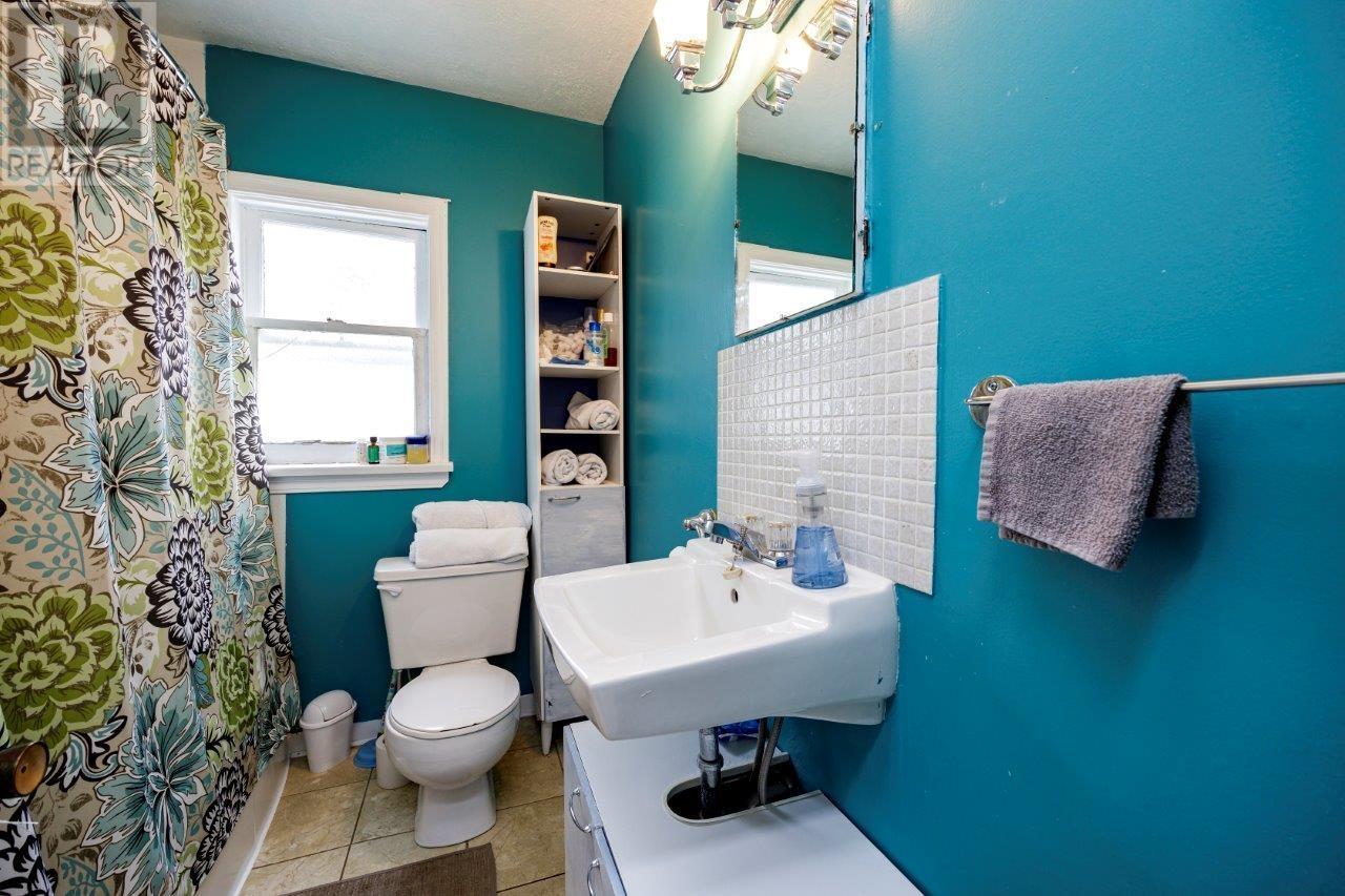 119 E Kings Road, North Vancouver, British Columbia  V7N 1H4 - Photo 10 - R2863254