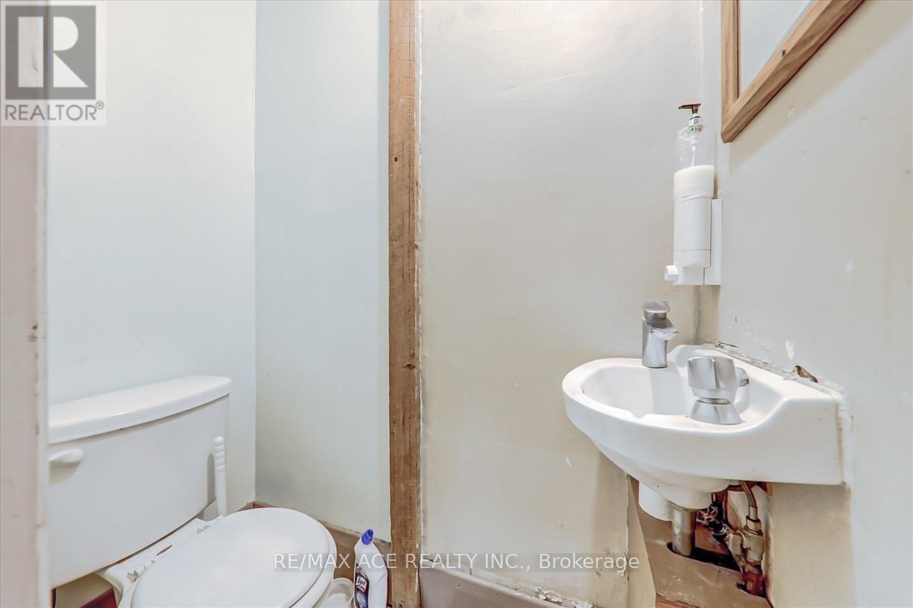 524 Campbell Ave, Windsor, Ontario  N9B 2H4 - Photo 8 - X8175554