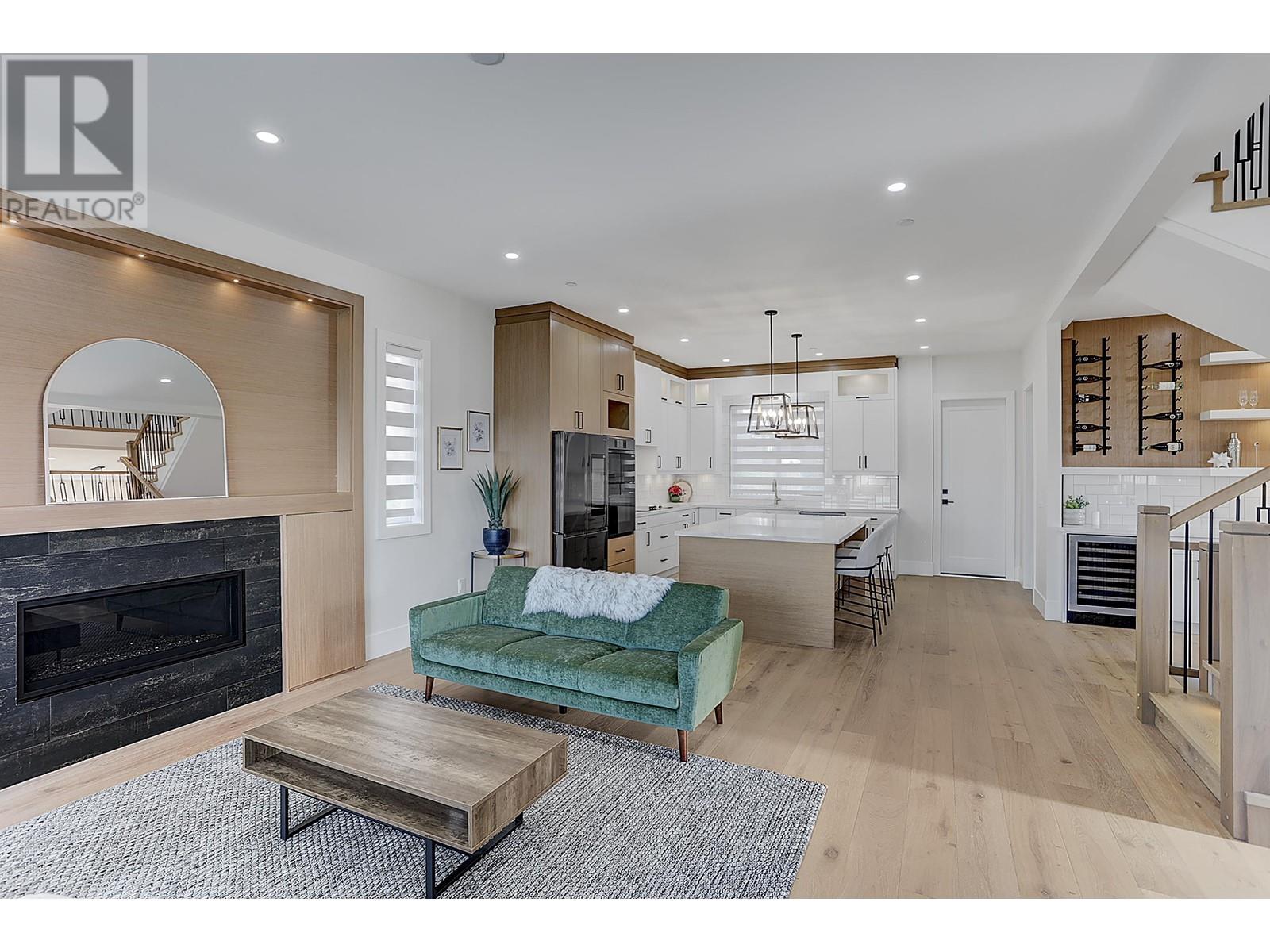 13762 Silver Valley Road, Maple Ridge, British Columbia  V4R 2G5 - Photo 4 - R2863309