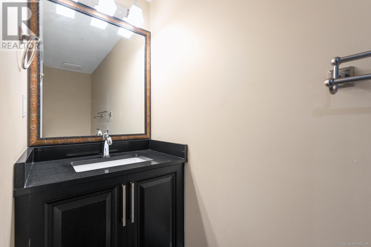 909 Charland Avenue, Coquitlam, British Columbia  V3K 3K5 - Photo 11 - R2863344