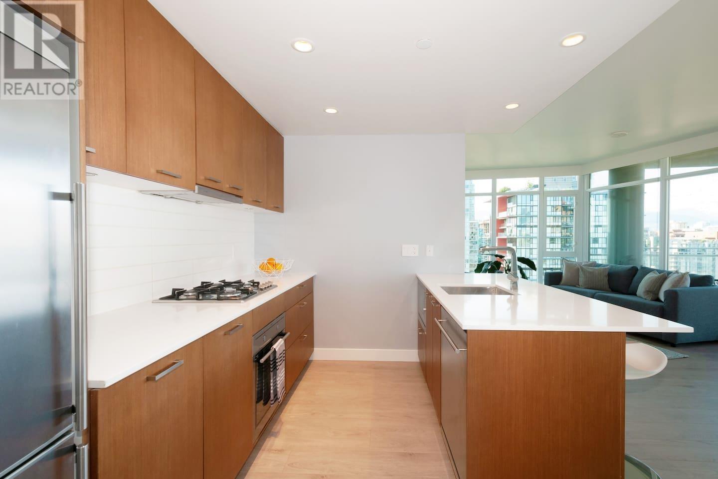 Property at 2603 1372 SEYMOUR STREET image 3
