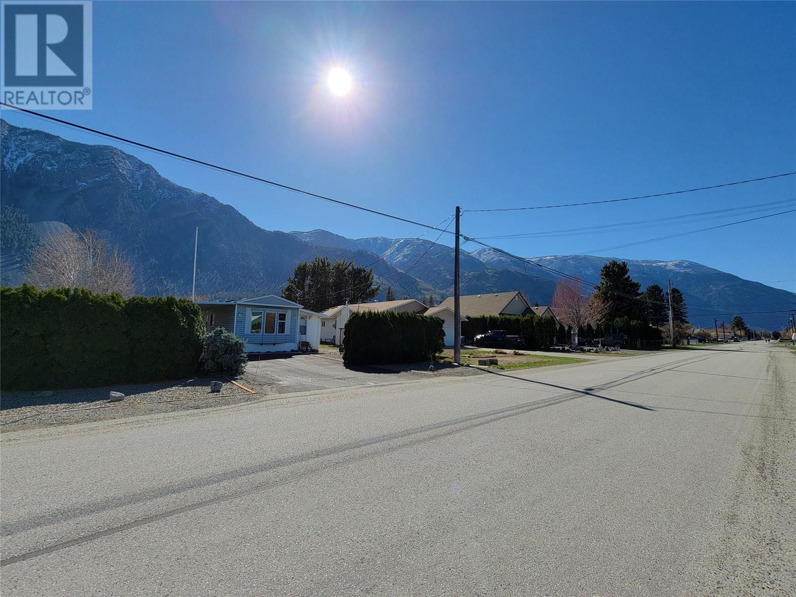 715 10th Avenue, Keremeos, British Columbia  V0X 1N3 - Photo 33 - 10308261