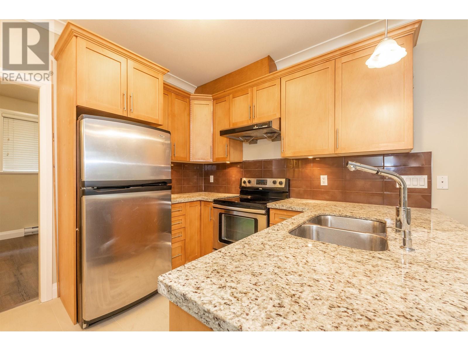 105 5588 Patterson Avenue, Burnaby, British Columbia  V5H 0A7 - Photo 13 - R2863392