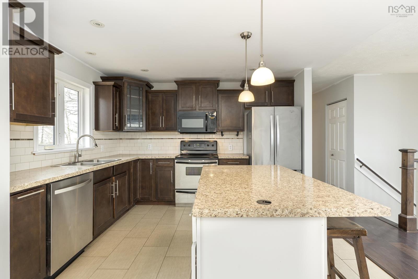 102 Charles Road, Timberlea, Nova Scotia  B3T 1J6 - Photo 9 - 202405507
