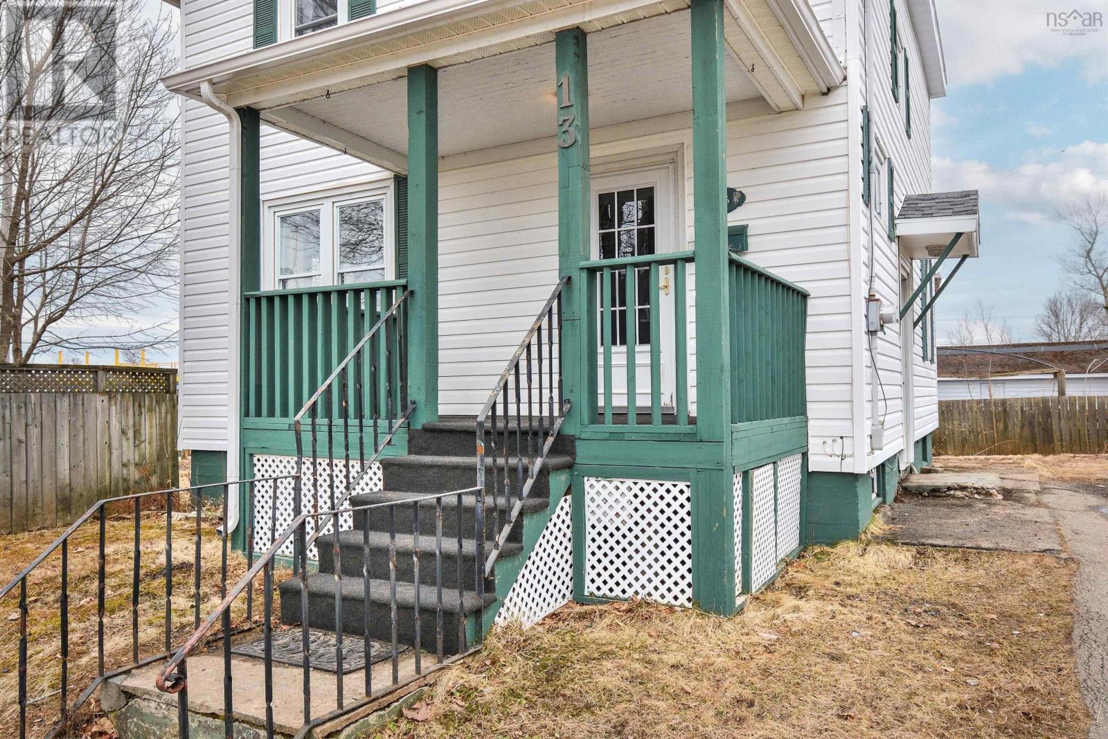 13 Havelock Street, Sydney, Nova Scotia  B1P 1R6 - Photo 2 - 202405514