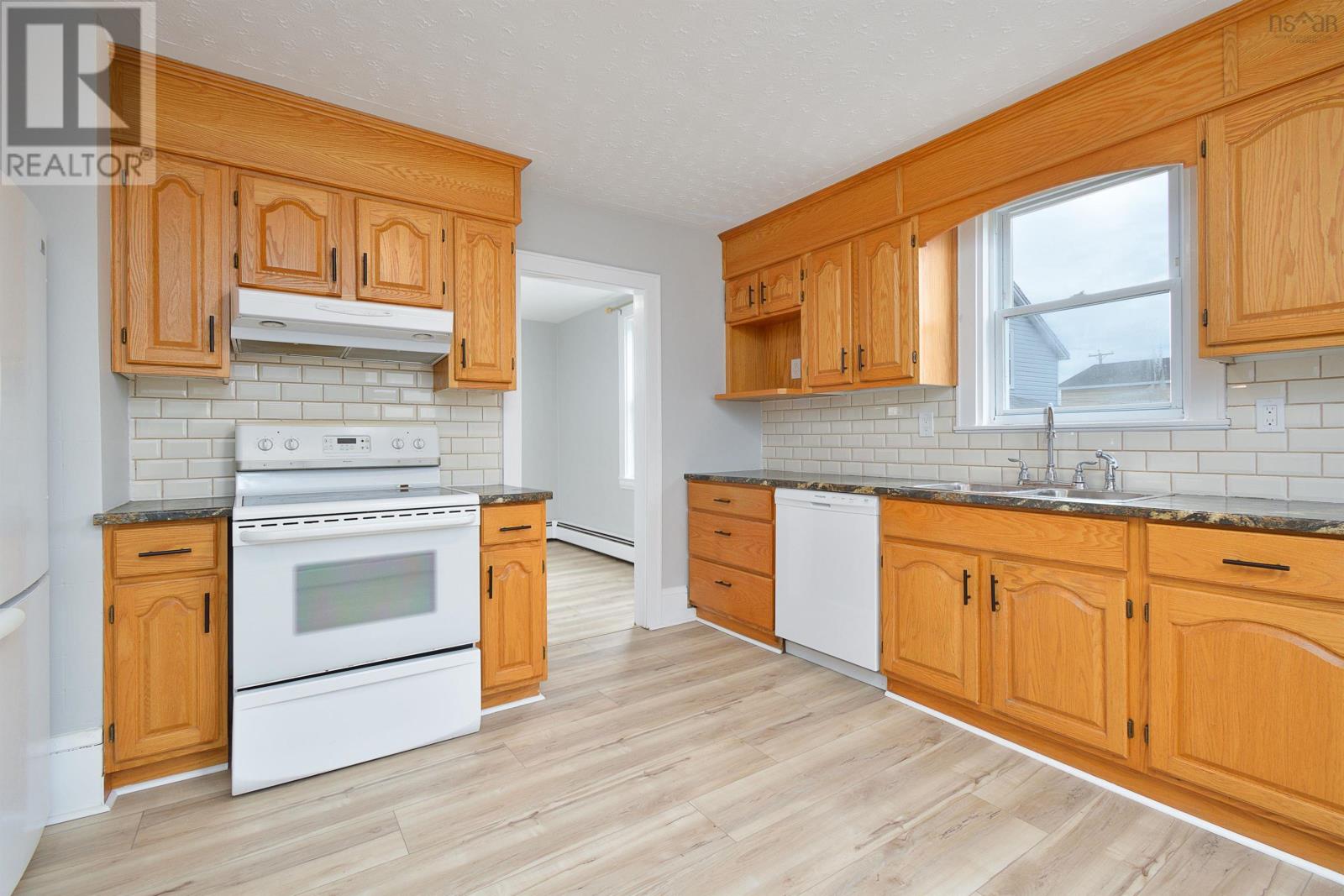 13 Havelock Street, Sydney, Nova Scotia  B1P 1R6 - Photo 6 - 202405514