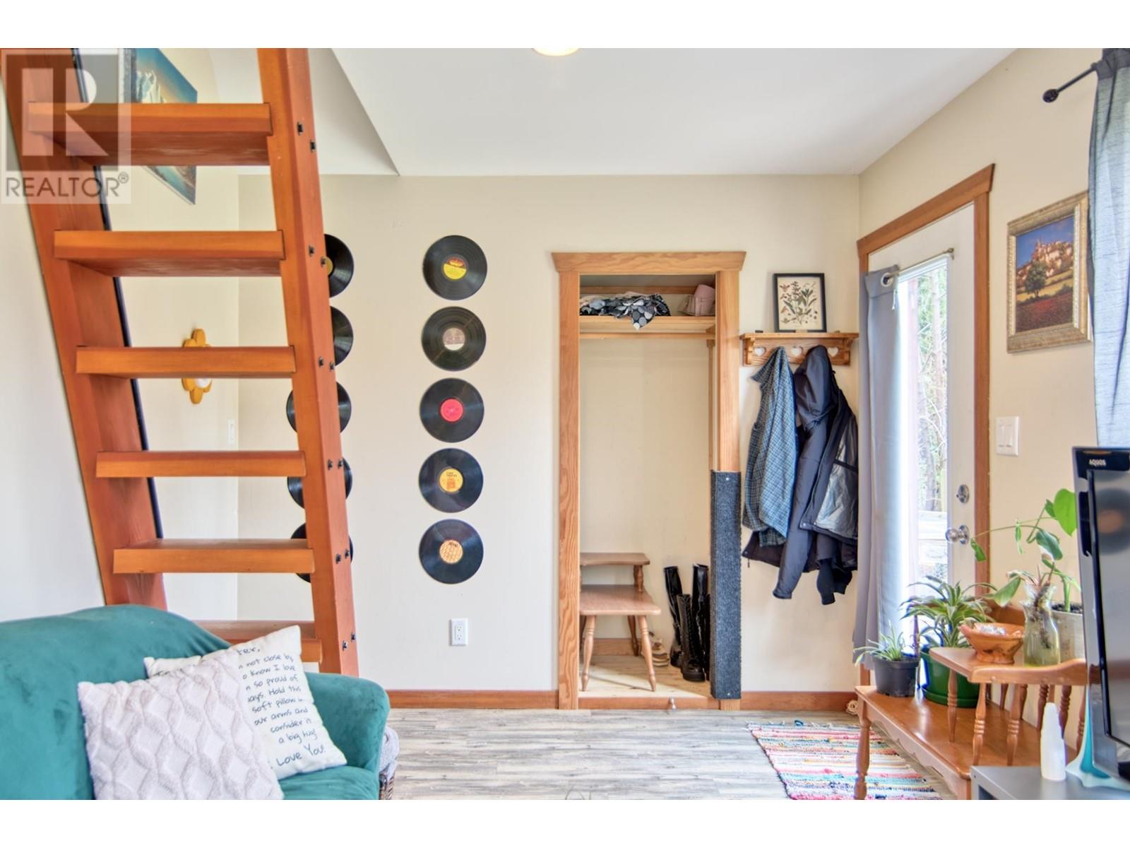 8034 Redrooffs Road, Halfmoon Bay, British Columbia  V0N 1Y1 - Photo 33 - R2863415