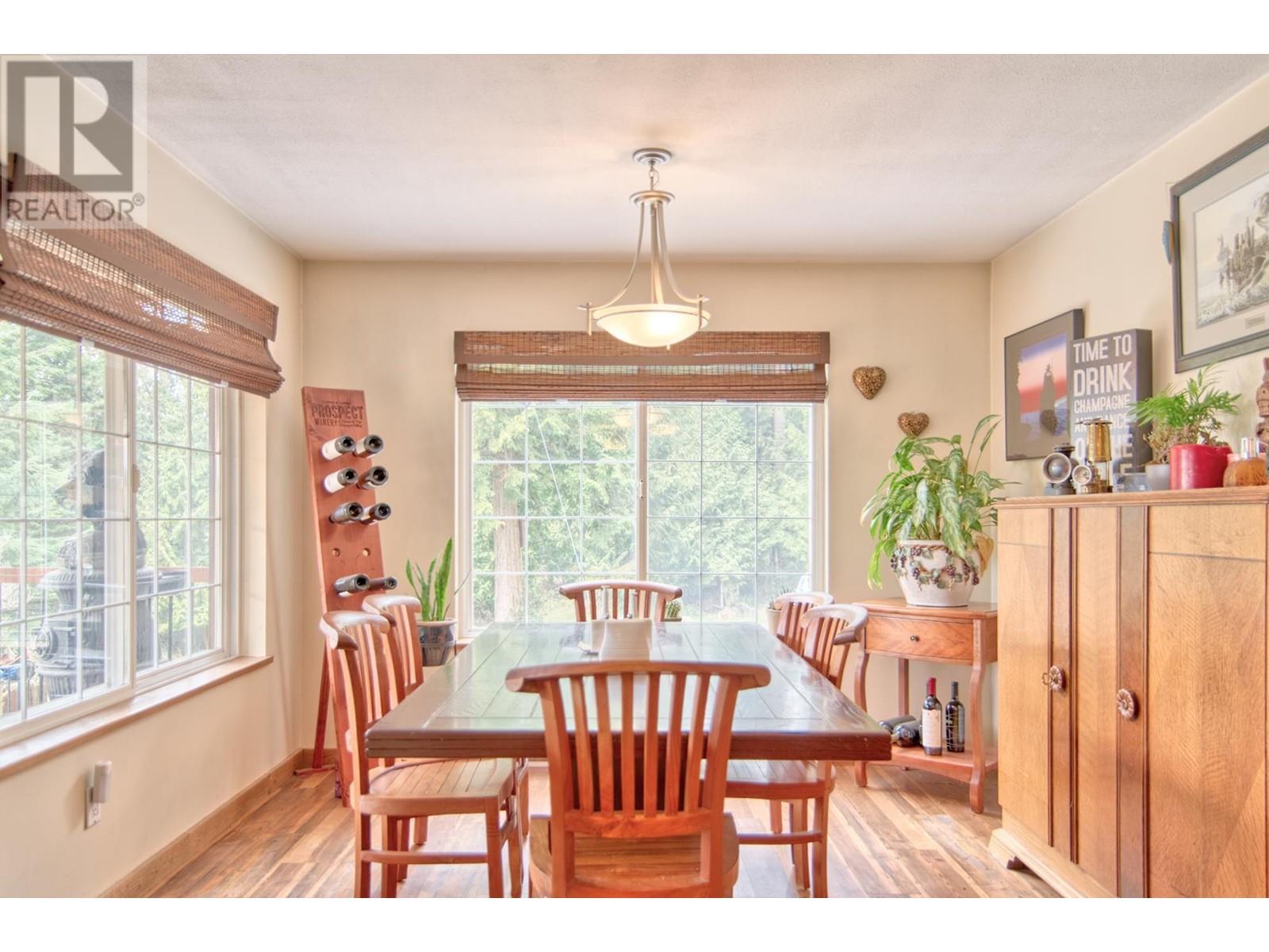 8034 Redrooffs Road, Halfmoon Bay, British Columbia  V0N 1Y1 - Photo 9 - R2863415