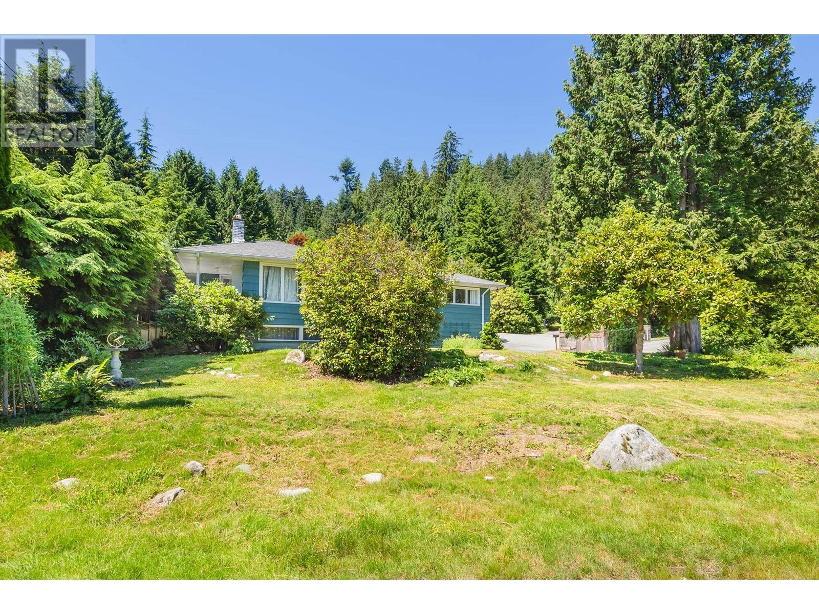 74 Desswood Place, West Vancouver, British Columbia  V7S 1B9 - Photo 2 - R2861598