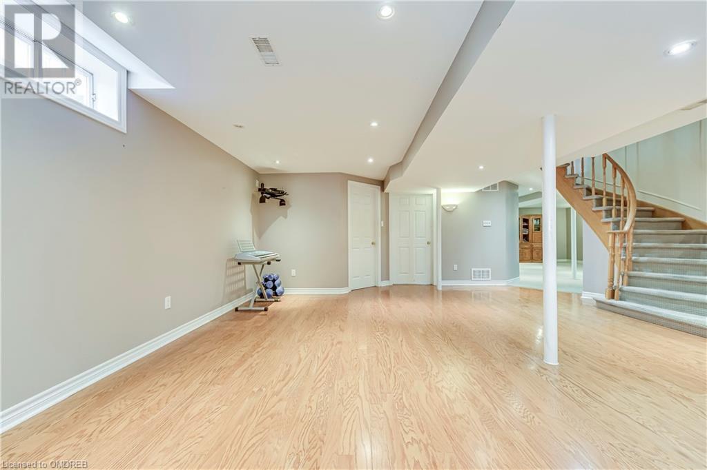2155 Pineview Drive, Oakville, Ontario  L6H 5M3 - Photo 37 - 40554740
