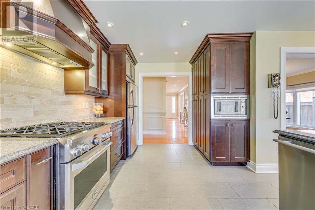 2155 Pineview Drive, Oakville, Ontario  L6H 5M3 - Photo 7 - 40554740