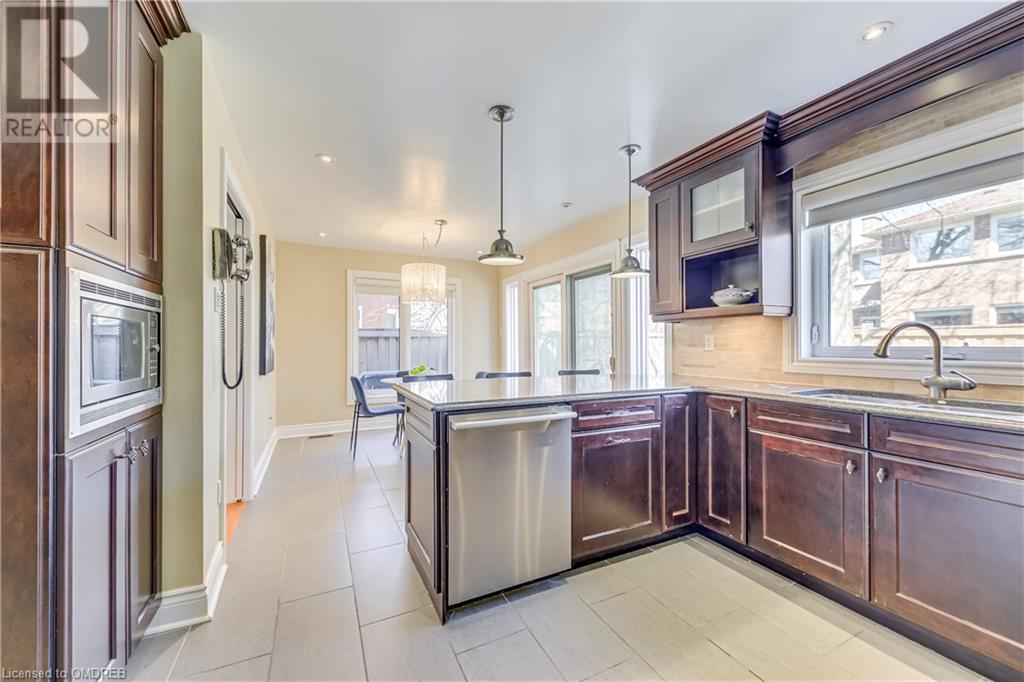 2155 Pineview Drive, Oakville, Ontario  L6H 5M3 - Photo 8 - 40554740