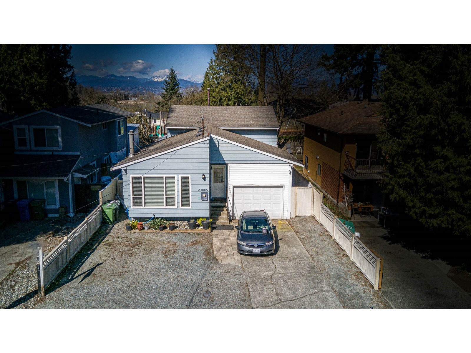 34065 Hazelwood Avenue, Abbotsford, British Columbia  V2S 7R1 - Photo 3 - R2861746