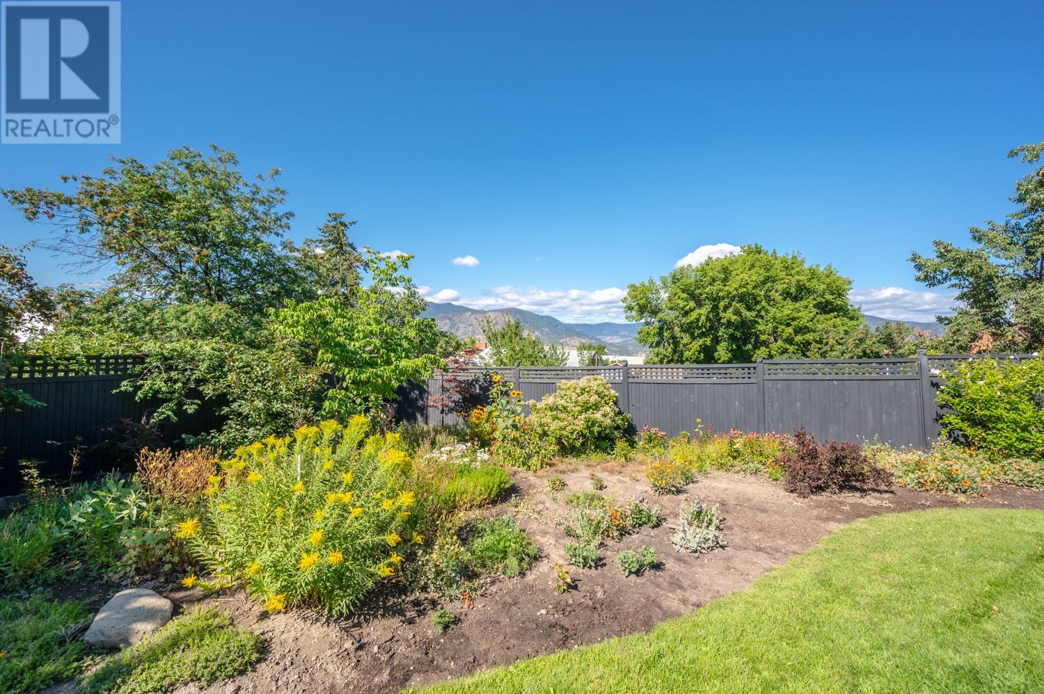 1482 MACCLEAVE Avenue Penticton