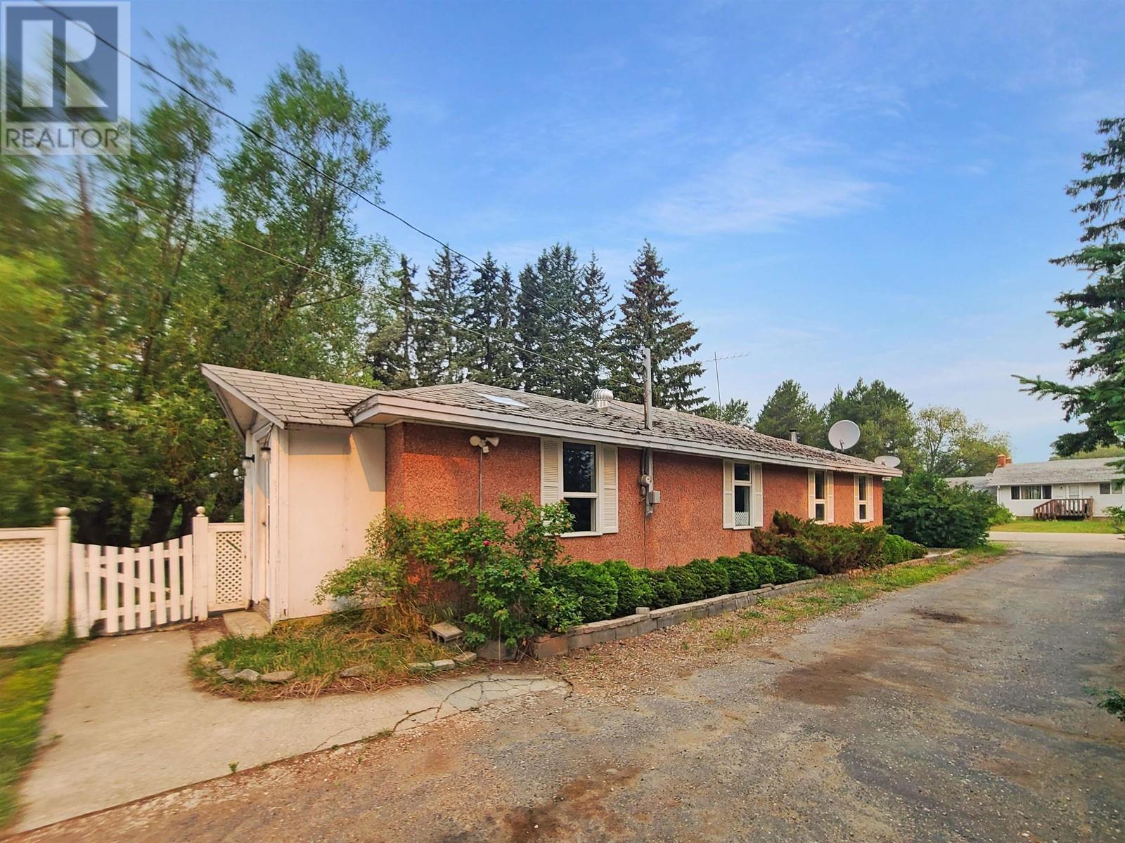 1275 4th Avenue, Valemount, British Columbia  V0E 2Z0 - Photo 4 - R2863442