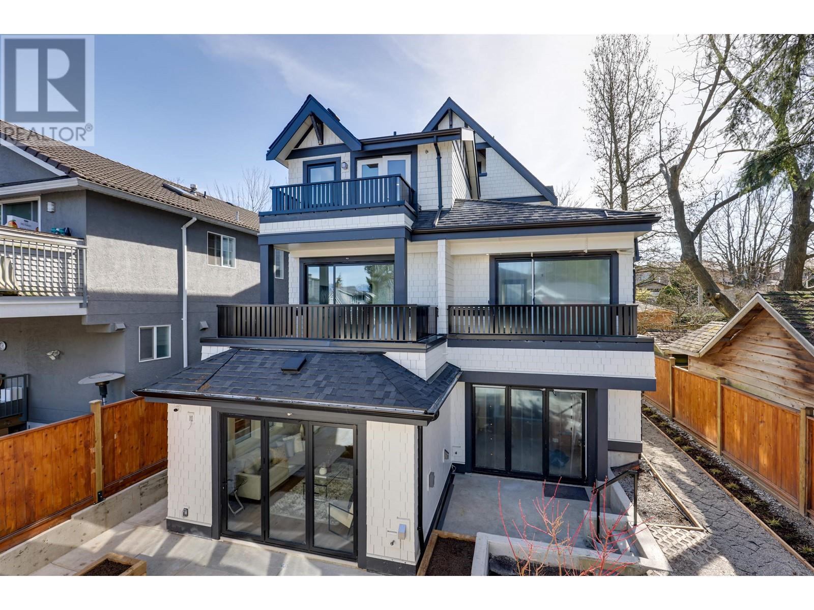 1125 E 15th Avenue, Vancouver, British Columbia  V5T 2S7 - Photo 2 - R2863440