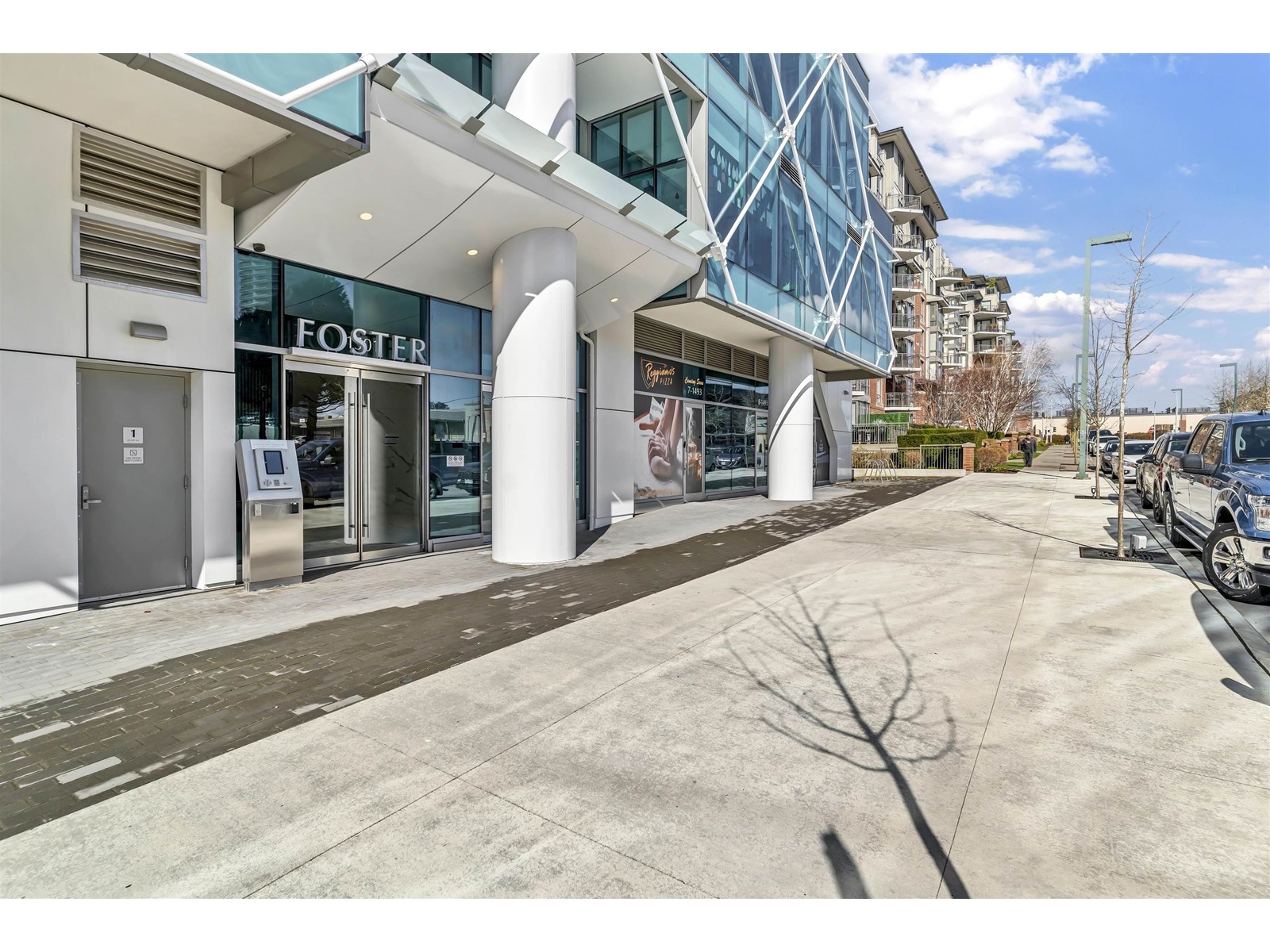 Listing Picture 3 of 38 : 1101 1501 FOSTER STREET, White Rock - 魯藝地產 Yvonne Lu Group - MLS Medallion Club Member