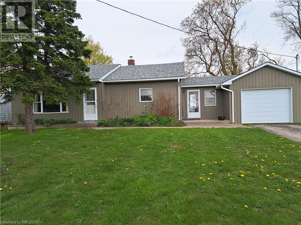 2886 6 Highway, Northern Bruce Peninsula, 2 Bedrooms Bedrooms, ,1 BathroomBathrooms,Single Family,For Sale,6,40562535