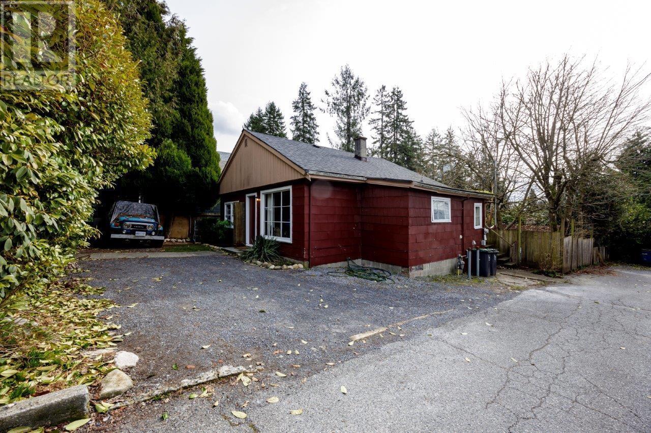 119 E Kings Road, North Vancouver, British Columbia  V7N 1H4 - Photo 2 - R2863536