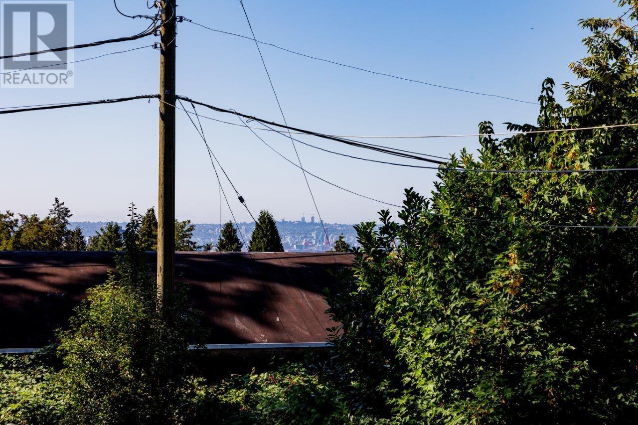 123 E Kings Road, North Vancouver, British Columbia  V7N 1H4 - Photo 13 - R2863552