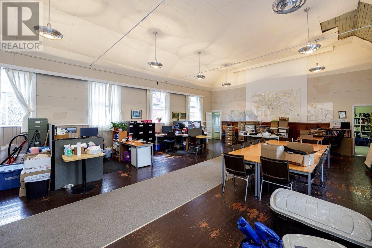 131 E Kings Road, North Vancouver, British Columbia  V7N 1H4 - Photo 12 - R2863561