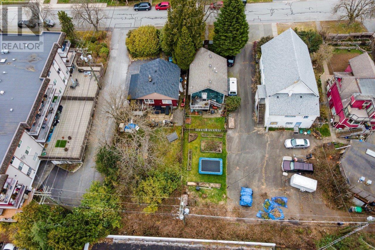 131 E Kings Road, North Vancouver, British Columbia  V7N 1H4 - Photo 2 - R2863561