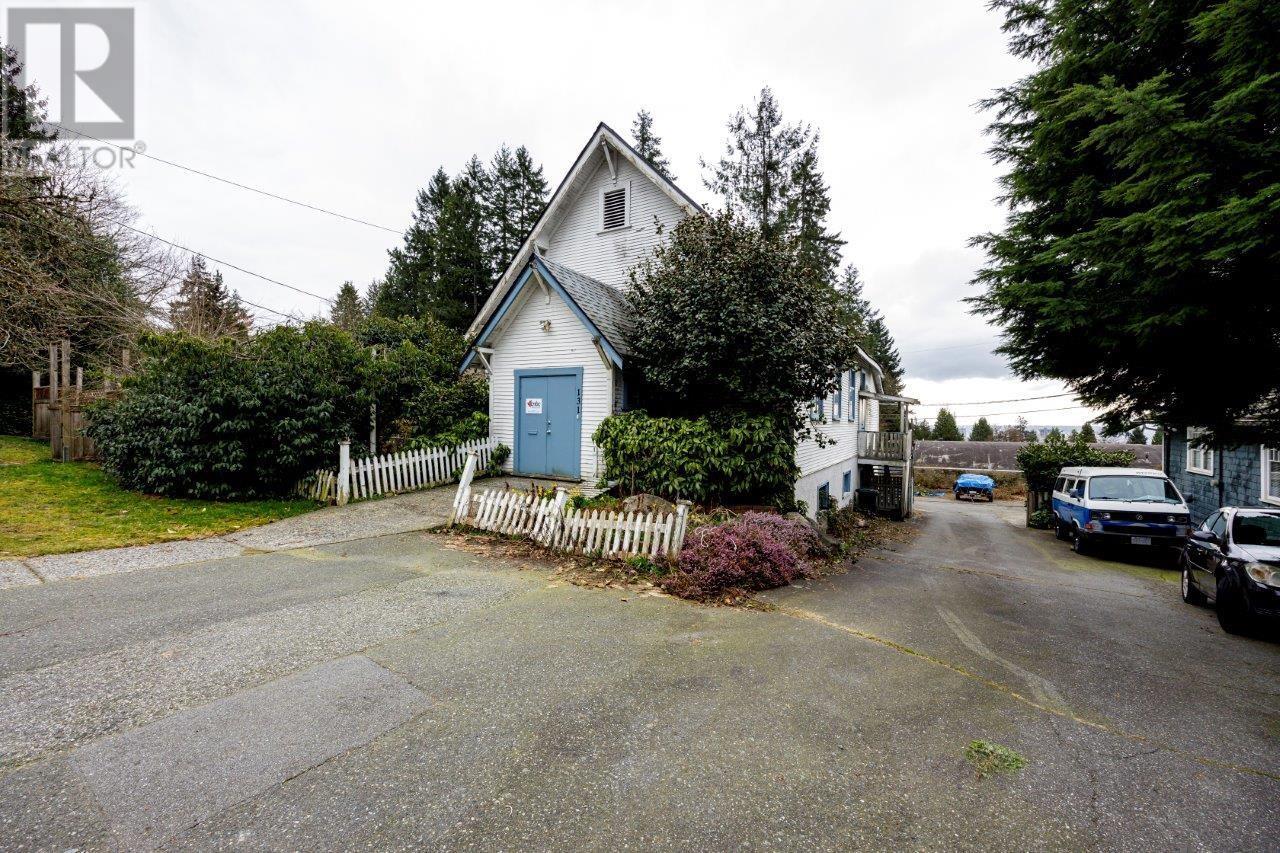 131 E Kings Road, North Vancouver, British Columbia  V7N 1H4 - Photo 5 - R2863561