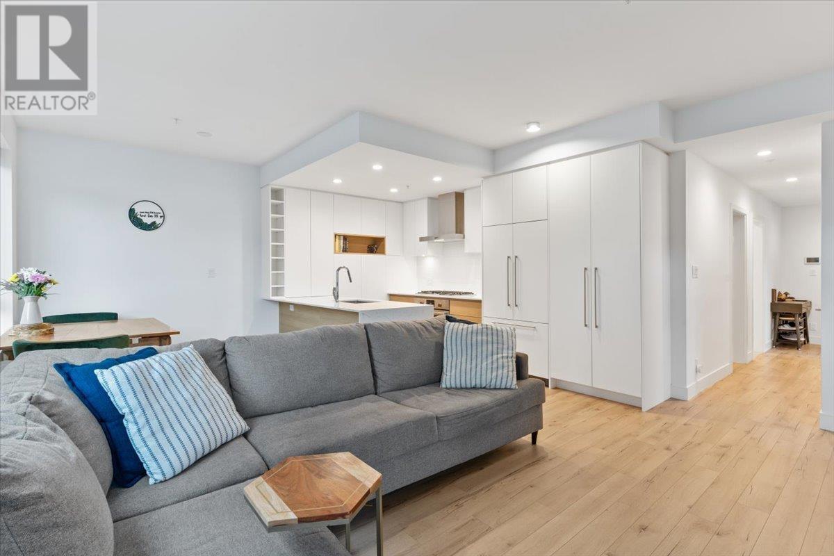 303 3131 Murray Street, Port Moody, British Columbia  V3H 0L9 - Photo 3 - R2863519