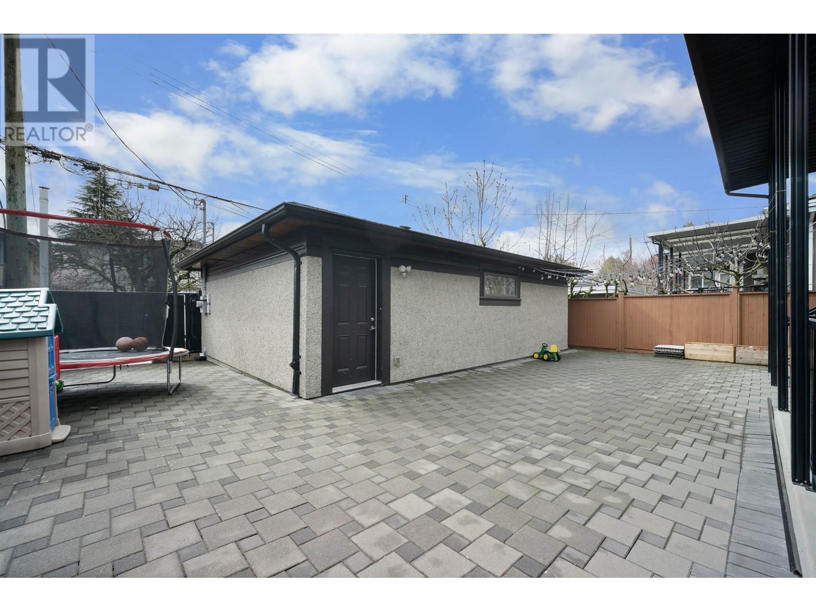 Listing Picture 23 of 24 : 796 E 52ND AVENUE, Vancouver / 溫哥華 - 魯藝地產 Yvonne Lu Group - MLS Medallion Club Member