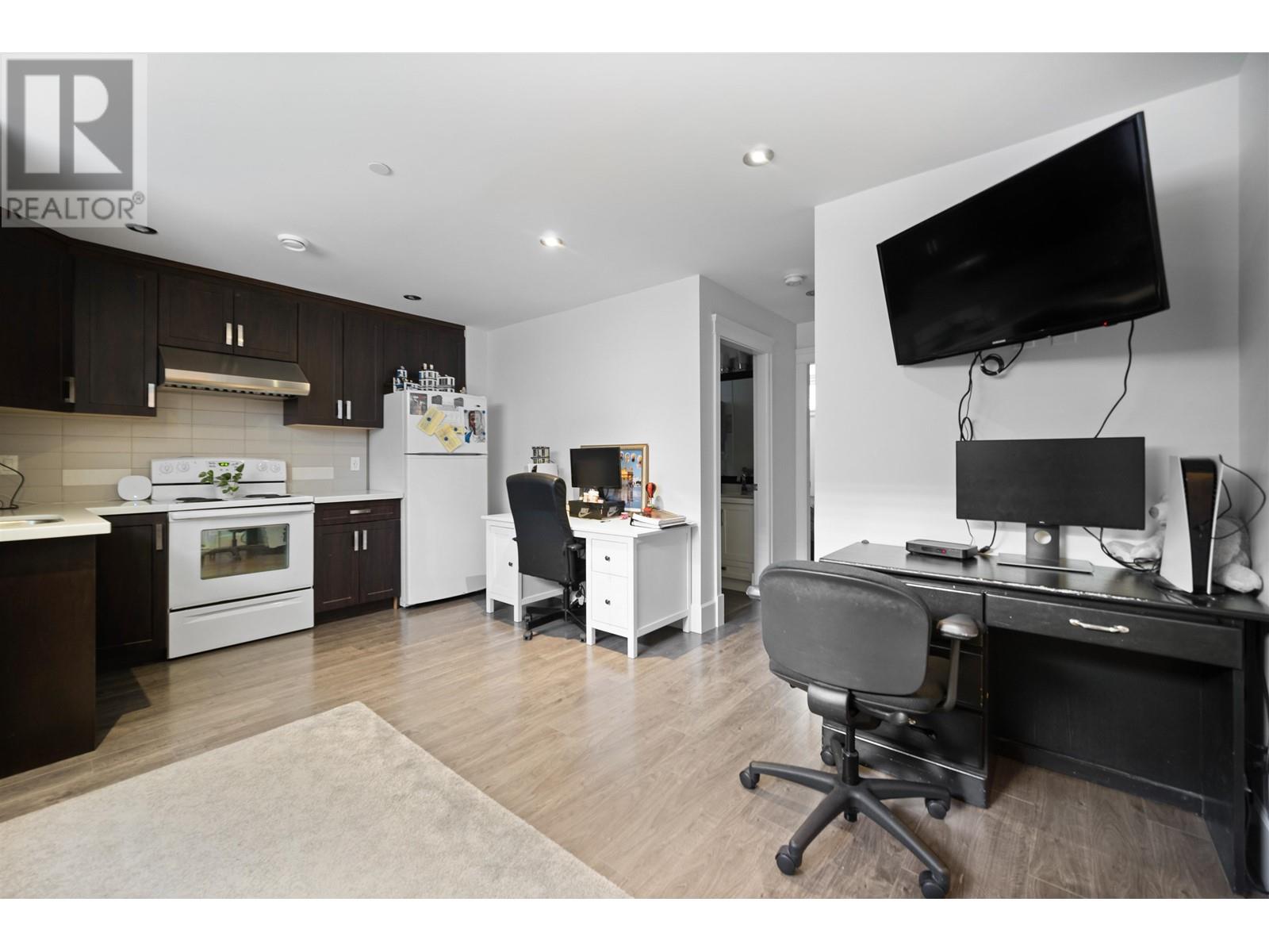 Listing Picture 7 of 24 : 796 E 52ND AVENUE, Vancouver / 溫哥華 - 魯藝地產 Yvonne Lu Group - MLS Medallion Club Member