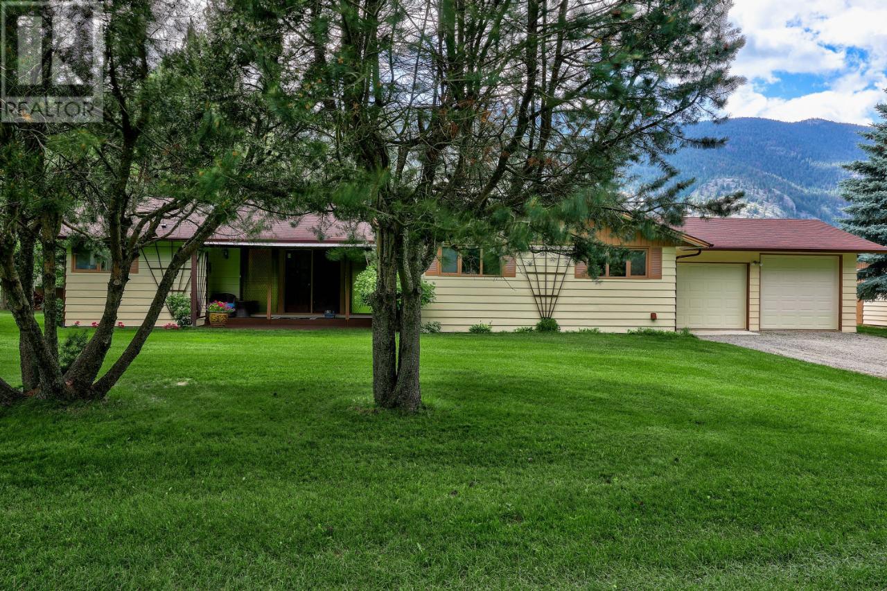 8753 Veteran Rd, Heffley, British Columbia  V0E 1Z2 - Photo 2 - 177443