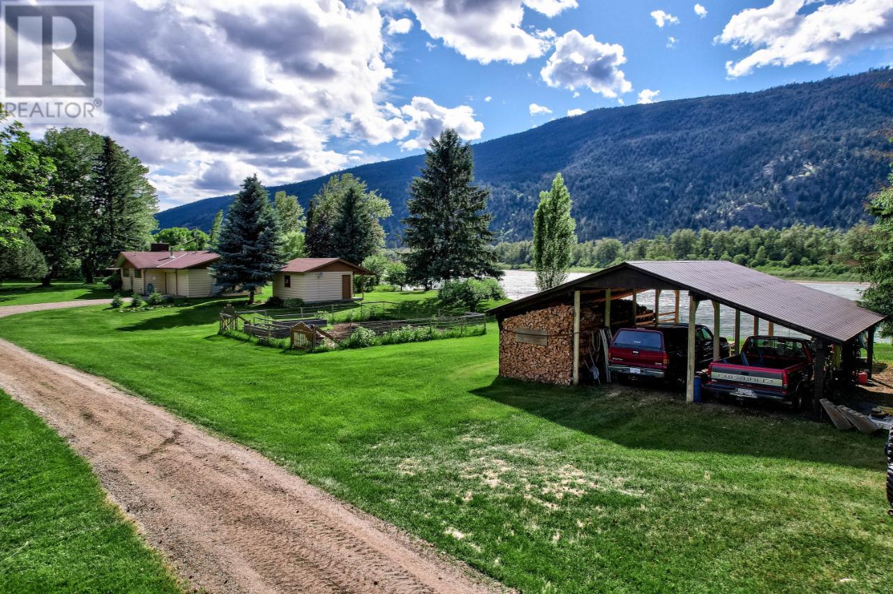 8753 Veteran Rd, Heffley, British Columbia  V0E 1Z2 - Photo 30 - 177443