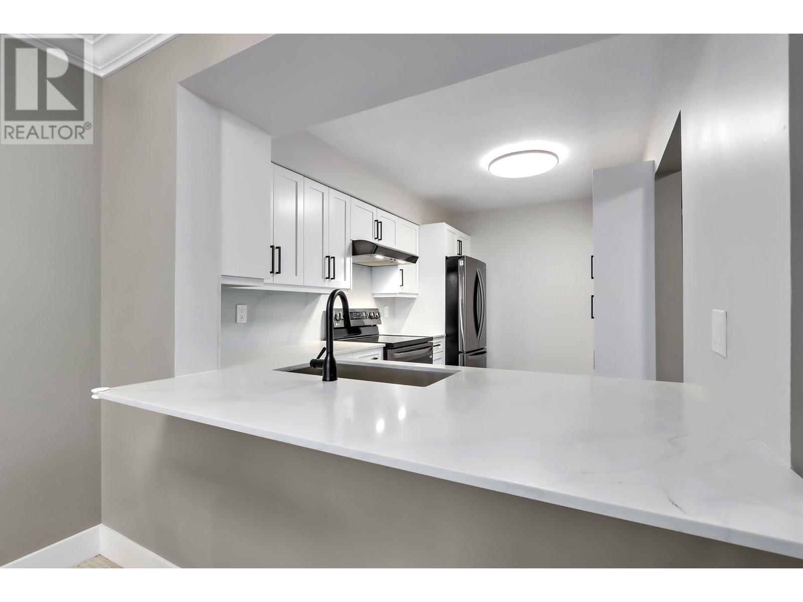 702 6070 Mcmurray Avenue, Burnaby, British Columbia  V5H 4J3 - Photo 10 - R2863550