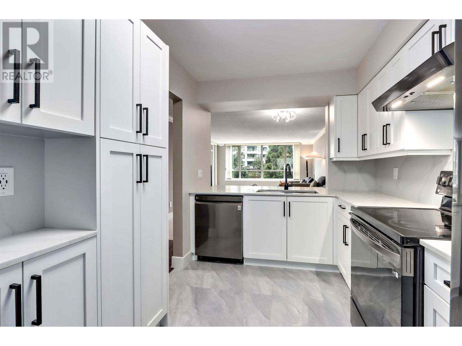 702 6070 Mcmurray Avenue, Burnaby, British Columbia  V5H 4J3 - Photo 12 - R2863550
