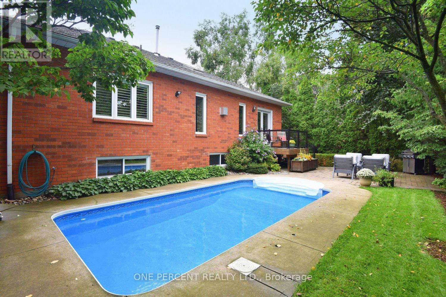 633 Andrea CrtBurlington, Ontario  L7R 4J7 - Photo 34 - W8176764