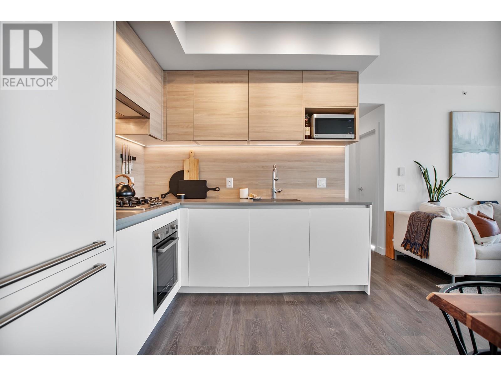 2704 652 Whiting Way, Coquitlam, British Columbia  V3J 0K3 - Photo 7 - R2863619