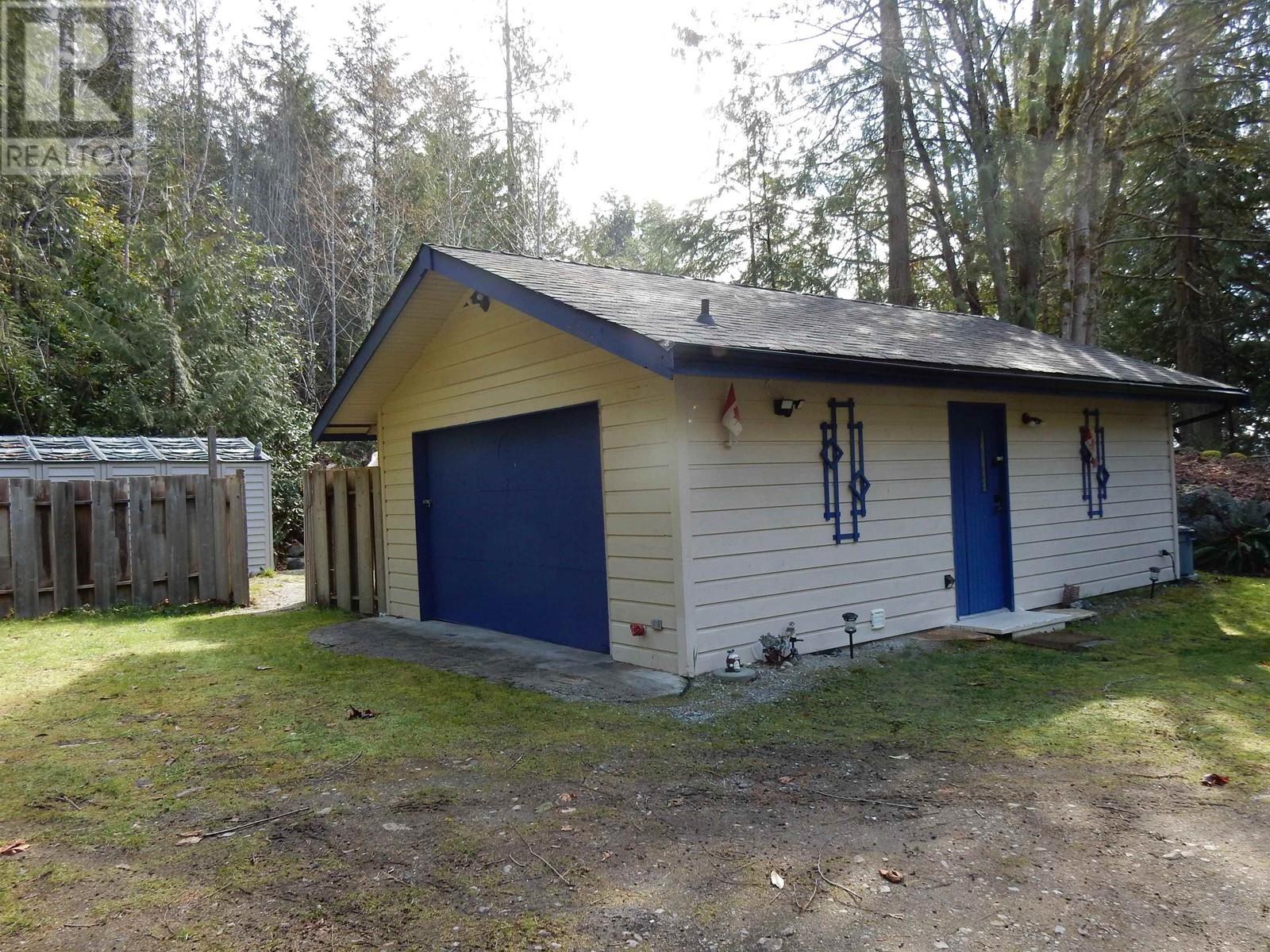4665 Hotel Lake Road, Garden Bay, British Columbia  V0N 1S1 - Photo 19 - R2863580
