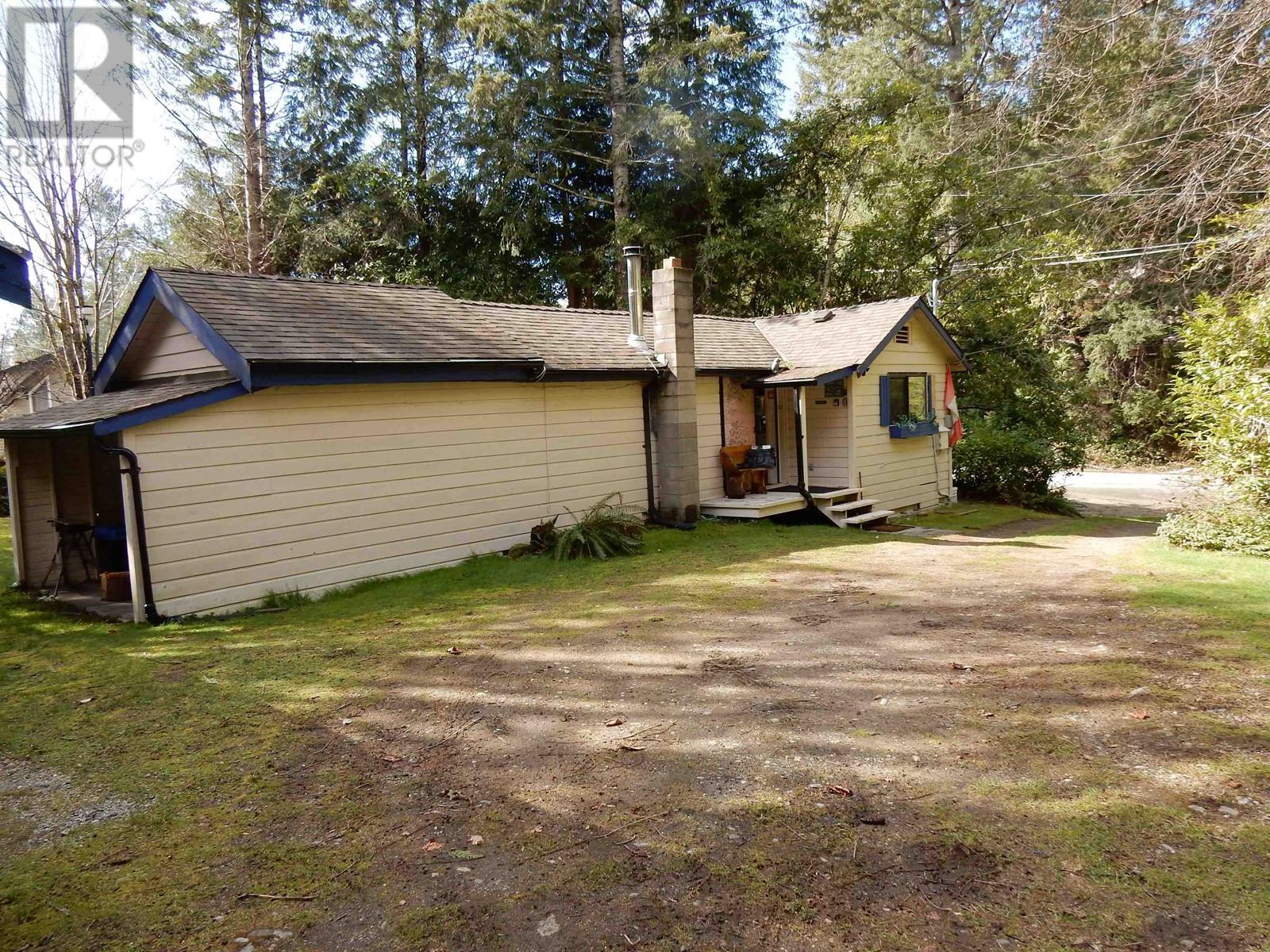 4665 Hotel Lake Road, Garden Bay, British Columbia  V0N 1S1 - Photo 5 - R2863580