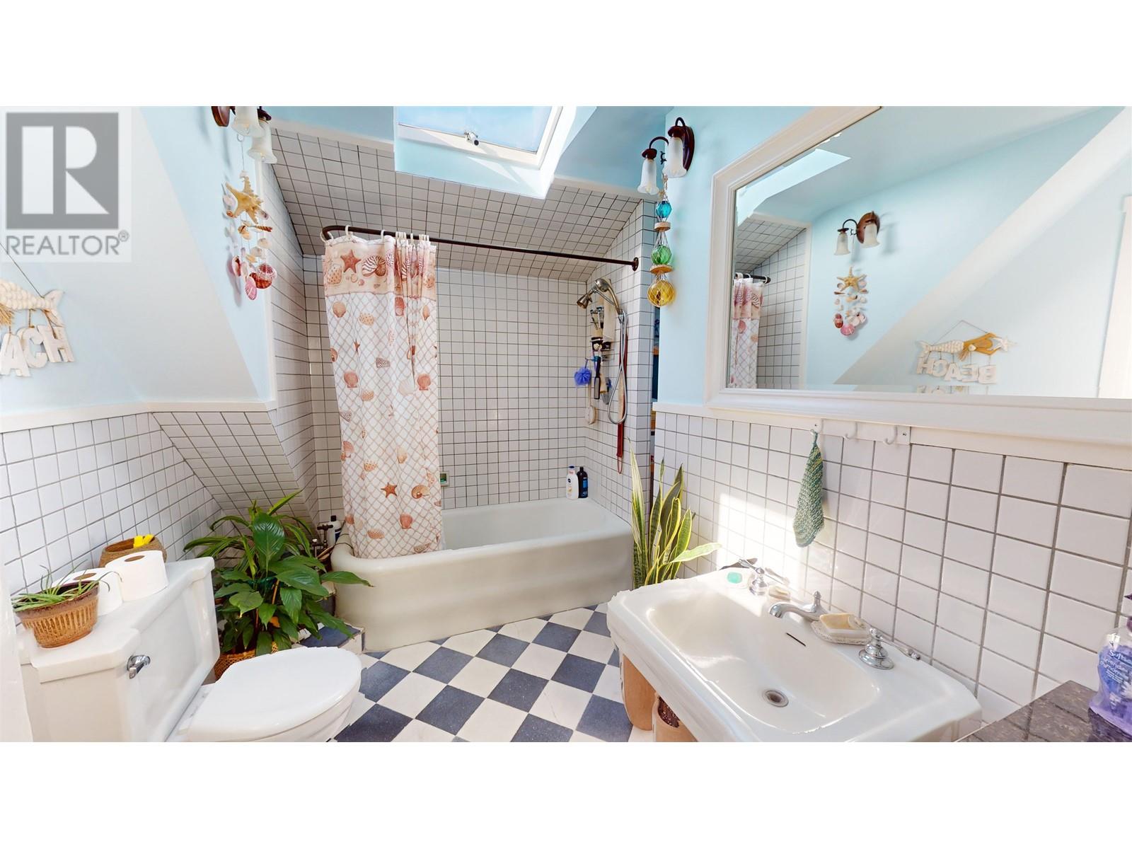 346 Webber Avenue, Vancouver, British Columbia  V5V 2G5 - Photo 18 - R2863600