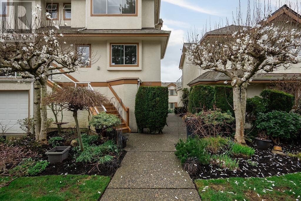 8 241 E 4th Street, North Vancouver, British Columbia  V7L 1J1 - Photo 2 - R2863688