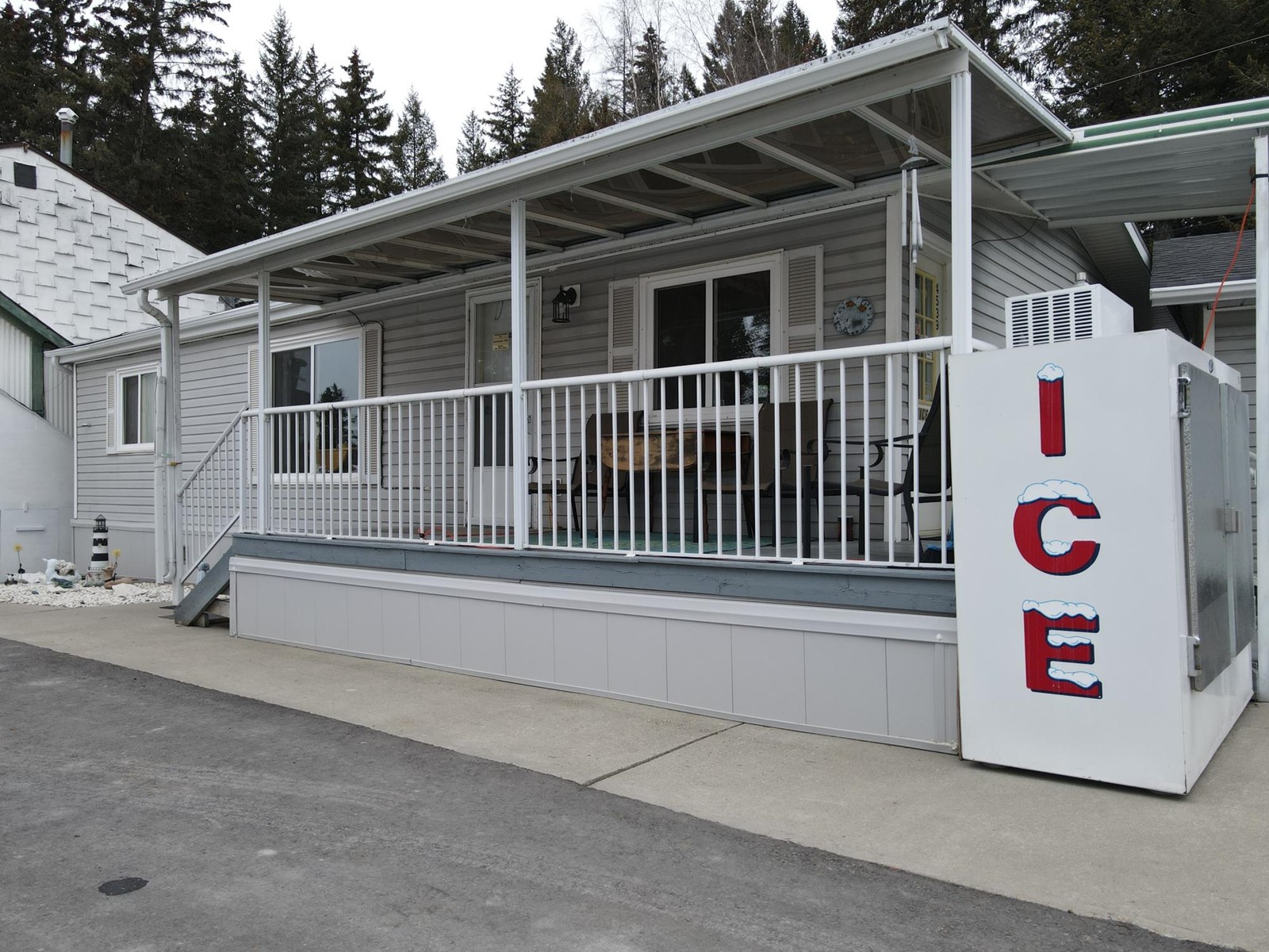 4539 Barleben Road, Wasa Rural, British Columbia  V0B 2E0 - Photo 11 - 2475752