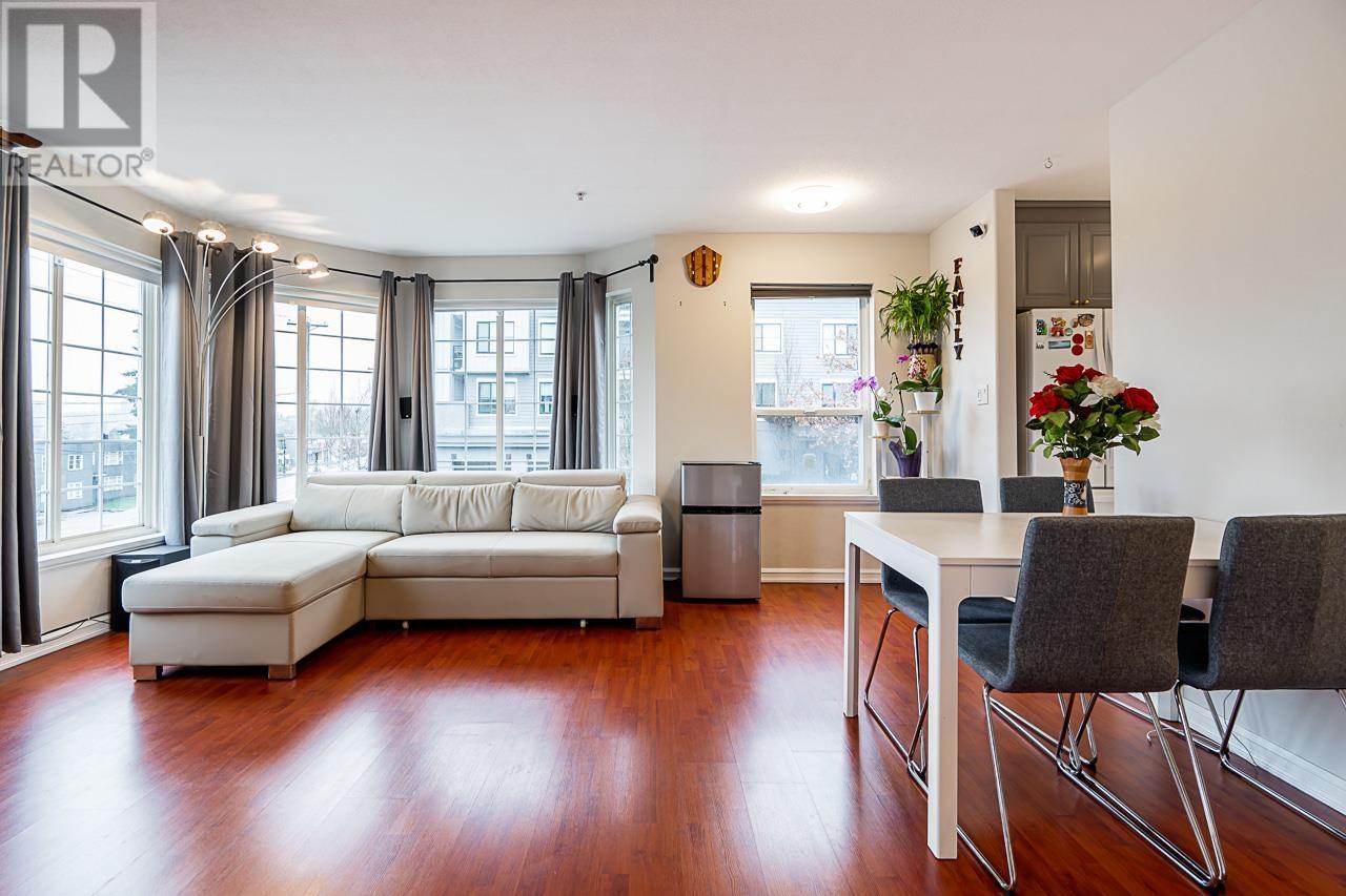 6 205 Lebleu Street, Coquitlam, British Columbia  V3K 6Z5 - Photo 1 - R2862965