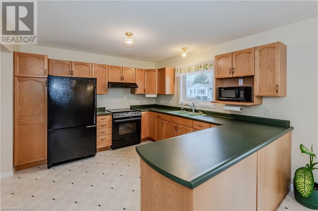 136 Parkview Circle, Moorefield, Ontario  N0G 2K0 - Photo 10 - 40560786